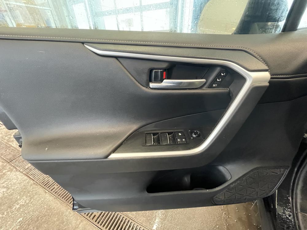 Toyota RAV4 LIMITED 2019 d’occasion à vendre - 11
