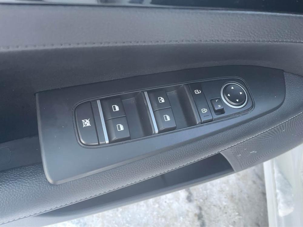 Kia Forte5 2020 Blanc usage à vendre Kia Forte5 2020 Blanc usage à vendre