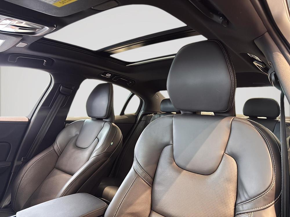 Volvo S60 hybride rechargeable T8 ULTRA BLACK EDITION 2025 d’occasion à vendre - 13