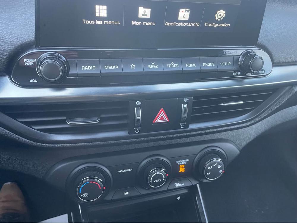 Kia Forte5 2020 Blanc usage à vendre Kia Forte5 2020 Blanc usage à vendre