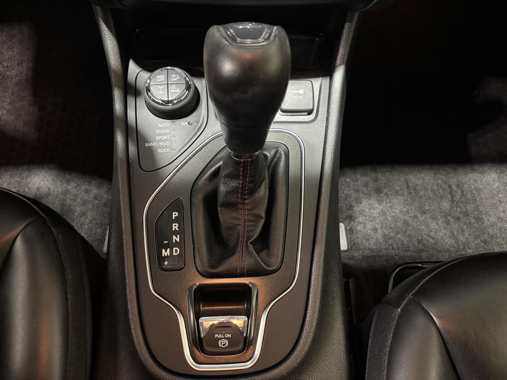 Jeep Cherokee Trailhawk 2019 d&rsquo;occasion à vendre - 16