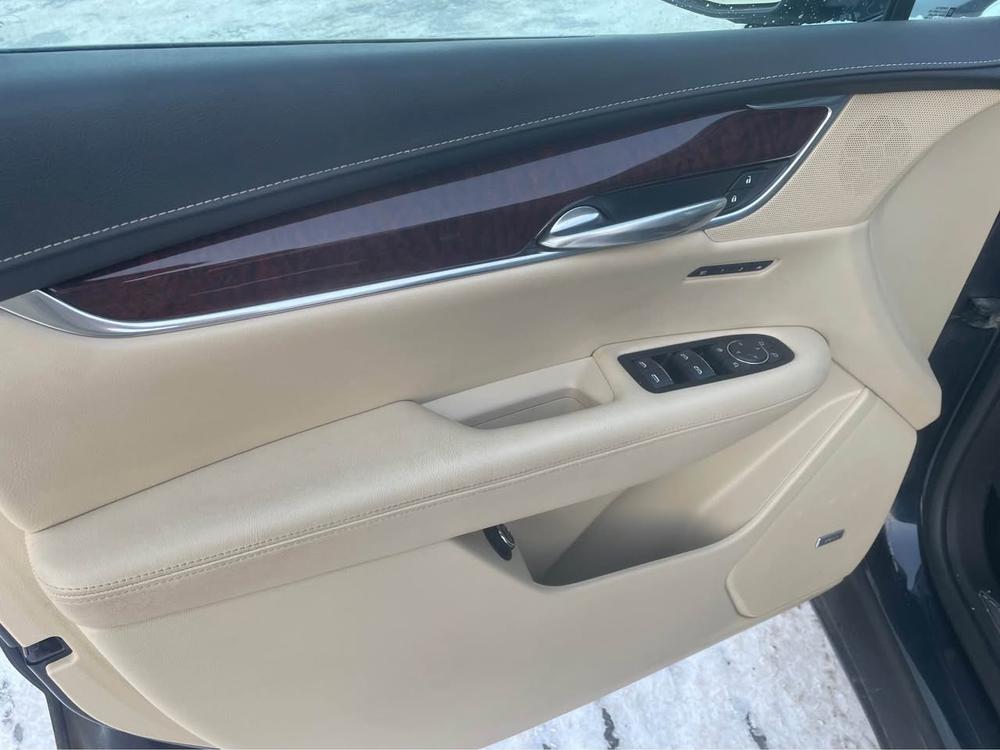 Cadillac XT5 2017 Bleu usage à vendre Cadillac XT5 2017 Bleu usage à vendre