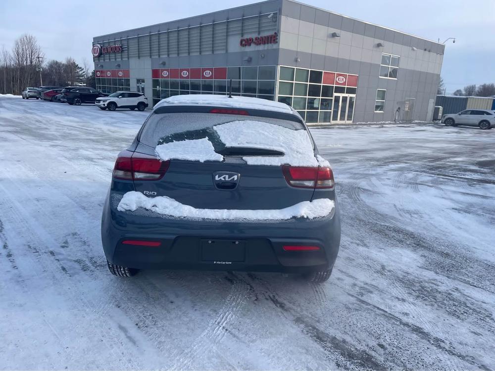 Kia Rio 5 portes 2022 Bleu usage à vendre Kia Rio 5 portes 2022 Bleu usage à vendre