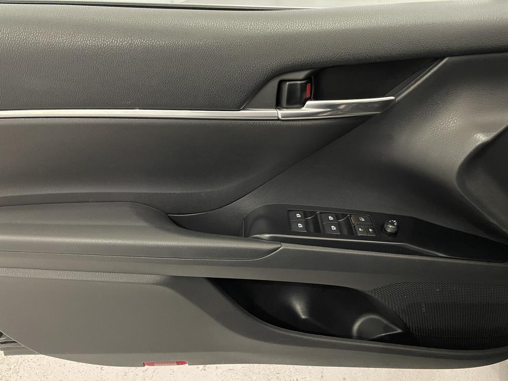 Toyota Camry SE Upgrade 2020 d&rsquo;occasion à vendre - 12
