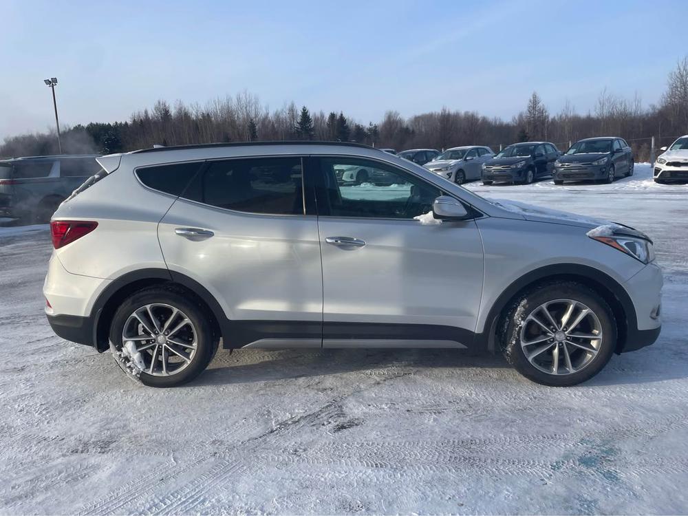 Hyundai Santa Fe Sport 2017 Gris usage à vendre Hyundai Santa Fe Sport 2017 Gris usage à vendre