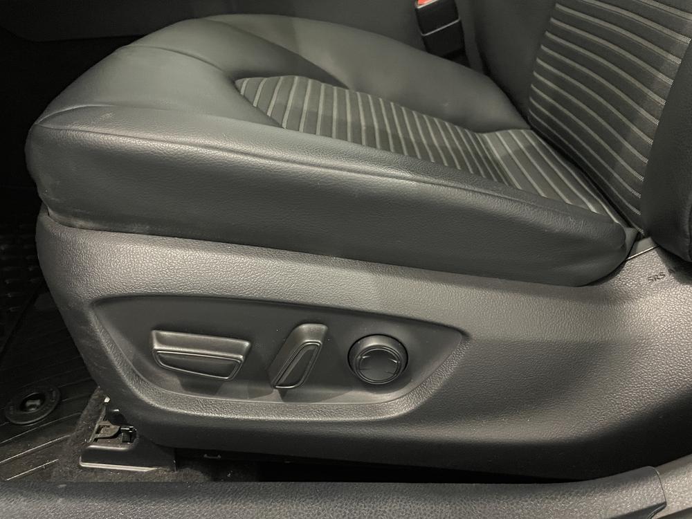 Toyota Camry SE Upgrade 2020 d&rsquo;occasion à vendre - 14