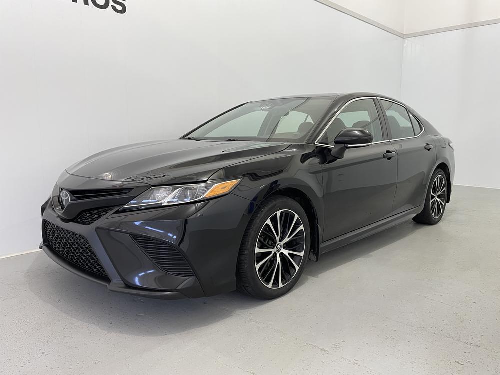 Toyota Camry SE Upgrade 2020 d&rsquo;occasion à vendre - 3