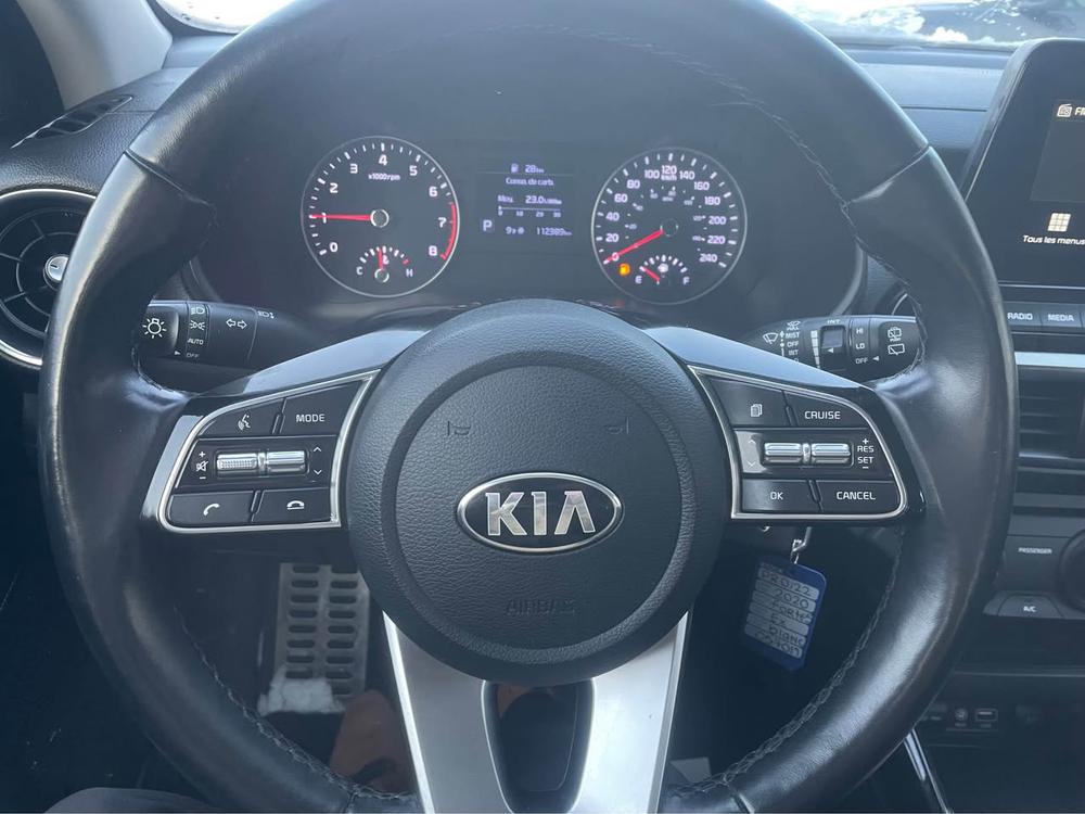 Kia Forte5 2020 Blanc usage à vendre Kia Forte5 2020 Blanc usage à vendre