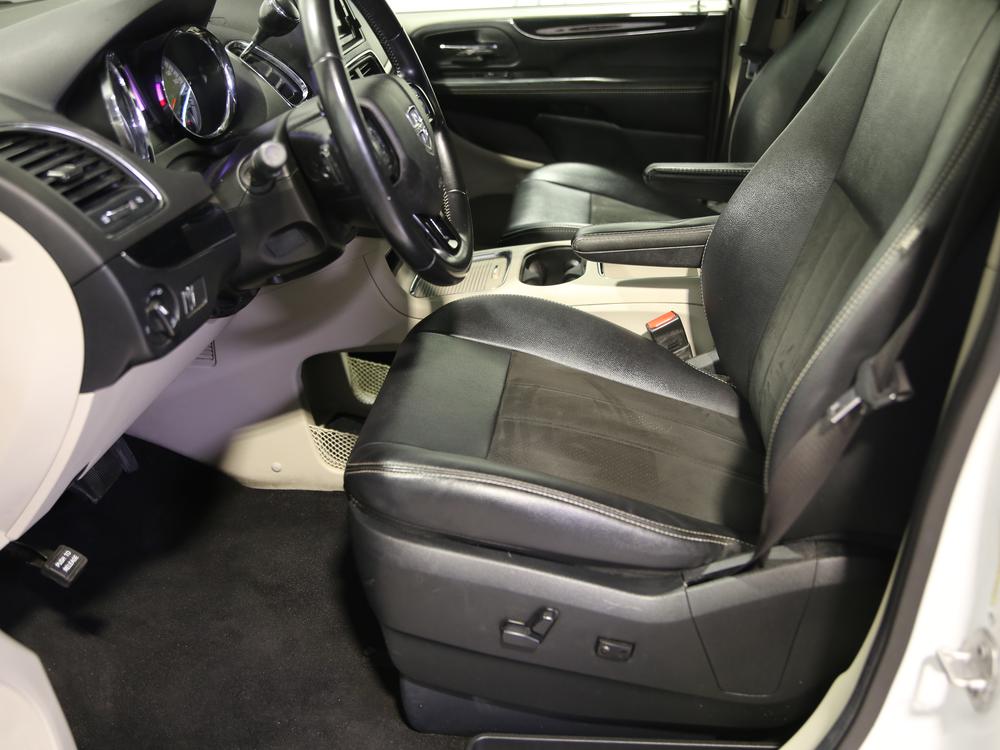 Dodge Grand Caravan 2019 Blanc usage à vendre Dodge Grand Caravan 2019 Blanc usage à vendre