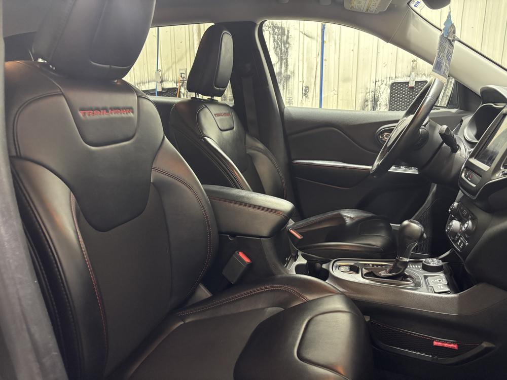 Jeep Cherokee Trailhawk 2019 d&rsquo;occasion à vendre - 18