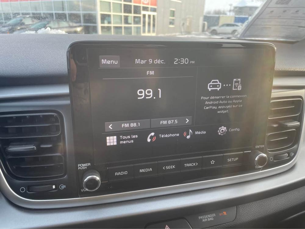 Kia Rio 5 portes 2022 Bleu usage à vendre Kia Rio 5 portes 2022 Bleu usage à vendre