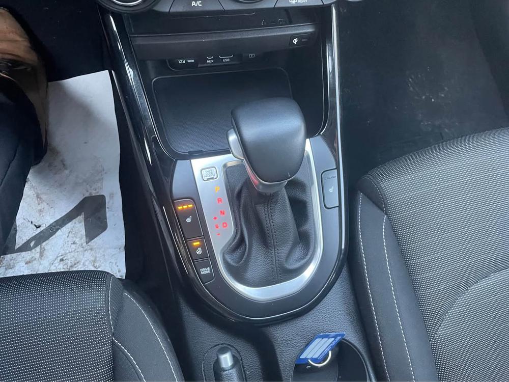 Kia Forte5 2020 Blanc usage à vendre Kia Forte5 2020 Blanc usage à vendre