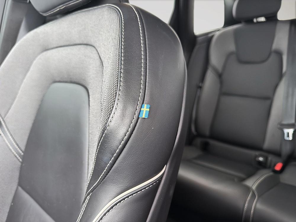 Volvo XC60 T6 R-DESIGN AWD 2021 d’occasion à vendre - 7