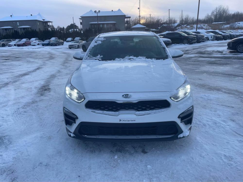 Kia Forte5 2020 Blanc usage à vendre Kia Forte5 2020 Blanc usage à vendre