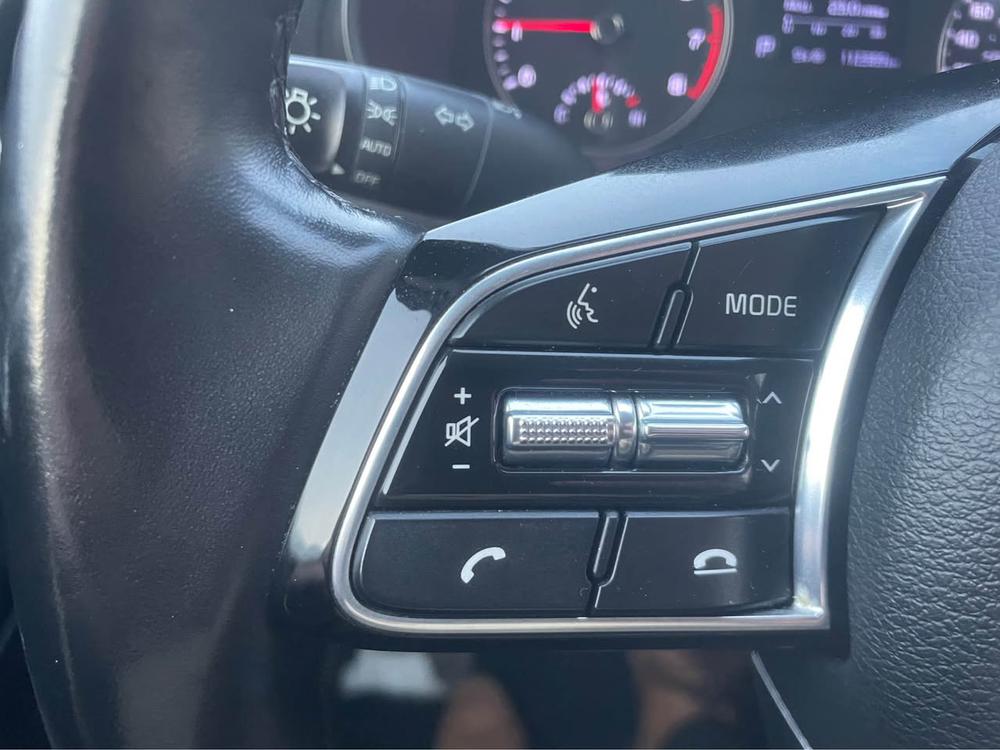 Kia Forte5 2020 Blanc usage à vendre Kia Forte5 2020 Blanc usage à vendre