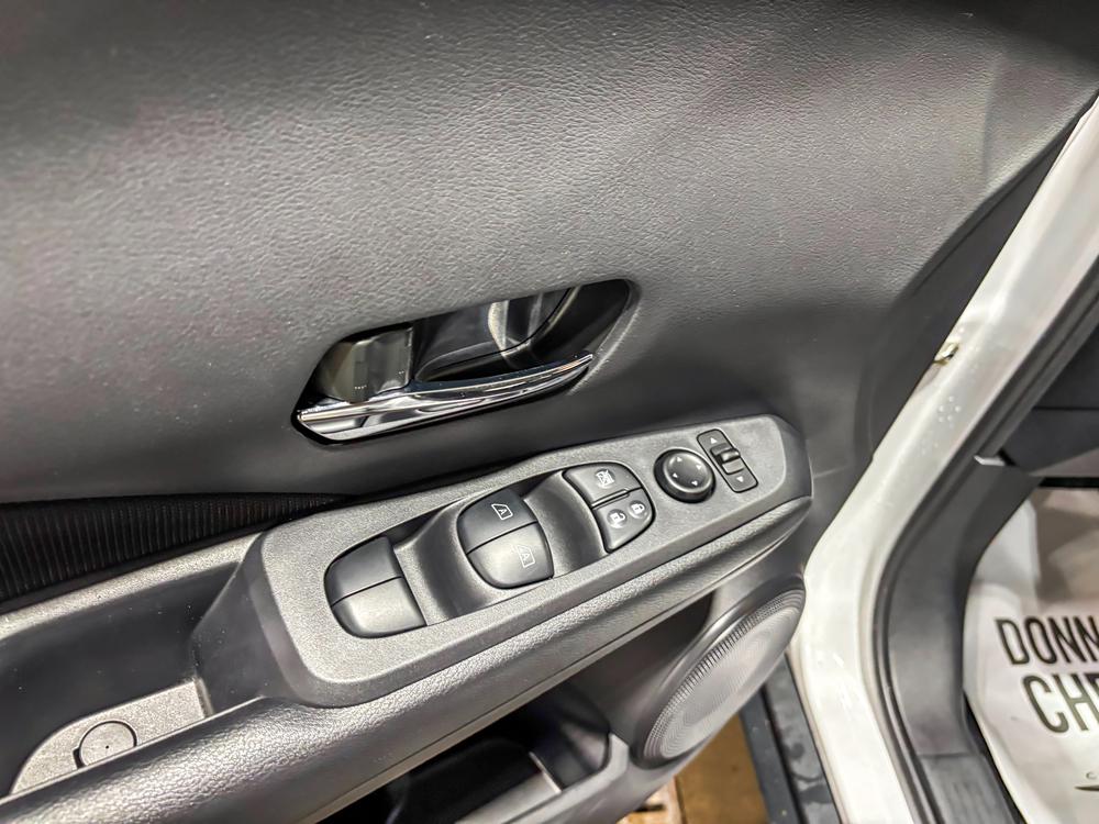 Nissan Kicks SV 2023 d&rsquo;occasion à vendre - 11