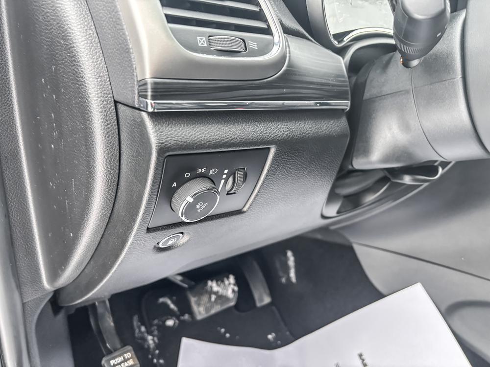 Jeep Grand Cherokee 2020 Argent usage à vendre Jeep Grand Cherokee 2020 Argent usage à vendre