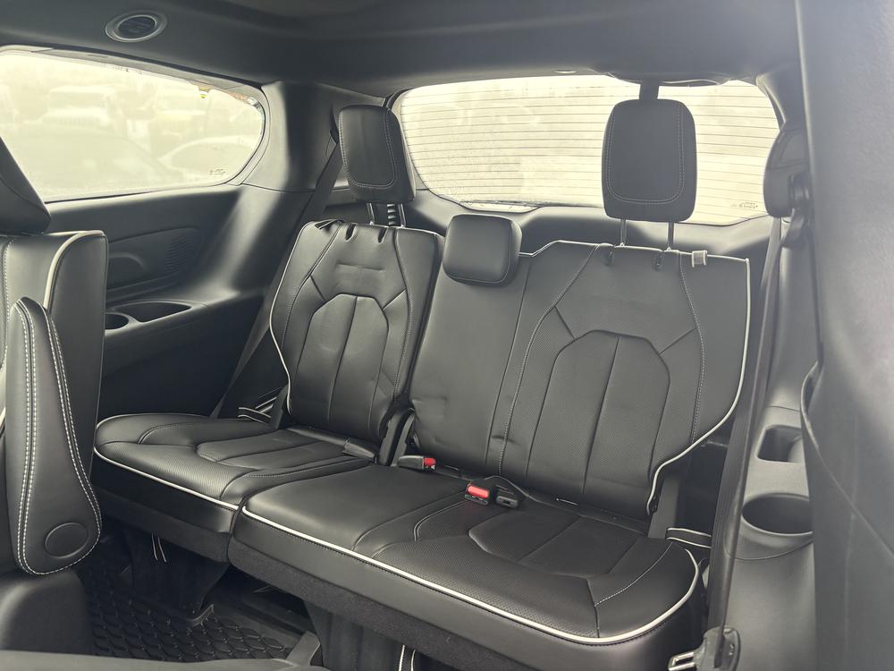 Chrysler Pacifica Hybrid 2024 Blanc usage à vendre Chrysler Pacifica Hybrid 2024 Blanc usage à vendre