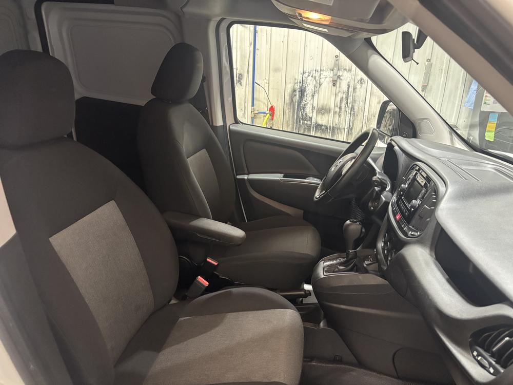 Ram ProMaster City fourgonnette utilitaire 2021 Blanc usage à vendre Ram ProMaster City fourgonnette utilitaire 2021 Blanc usage à vendre