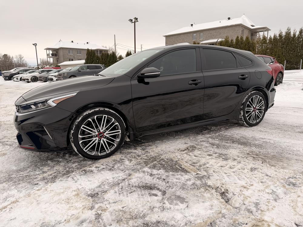 Kia Forte5 2023 Noir usage à vendre Kia Forte5 2023 Noir usage à vendre
