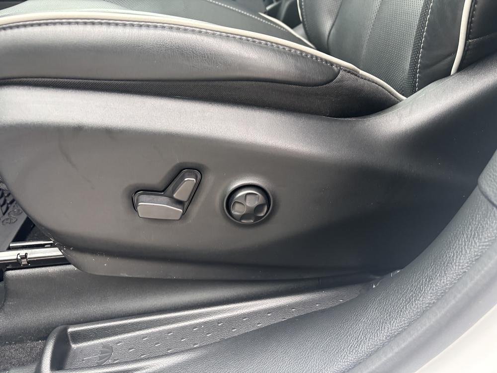 Chrysler Pacifica Hybrid 2024 Blanc usage à vendre Chrysler Pacifica Hybrid 2024 Blanc usage à vendre