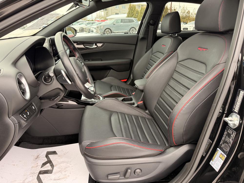 Kia Forte5 2023 Noir usage à vendre Kia Forte5 2023 Noir usage à vendre