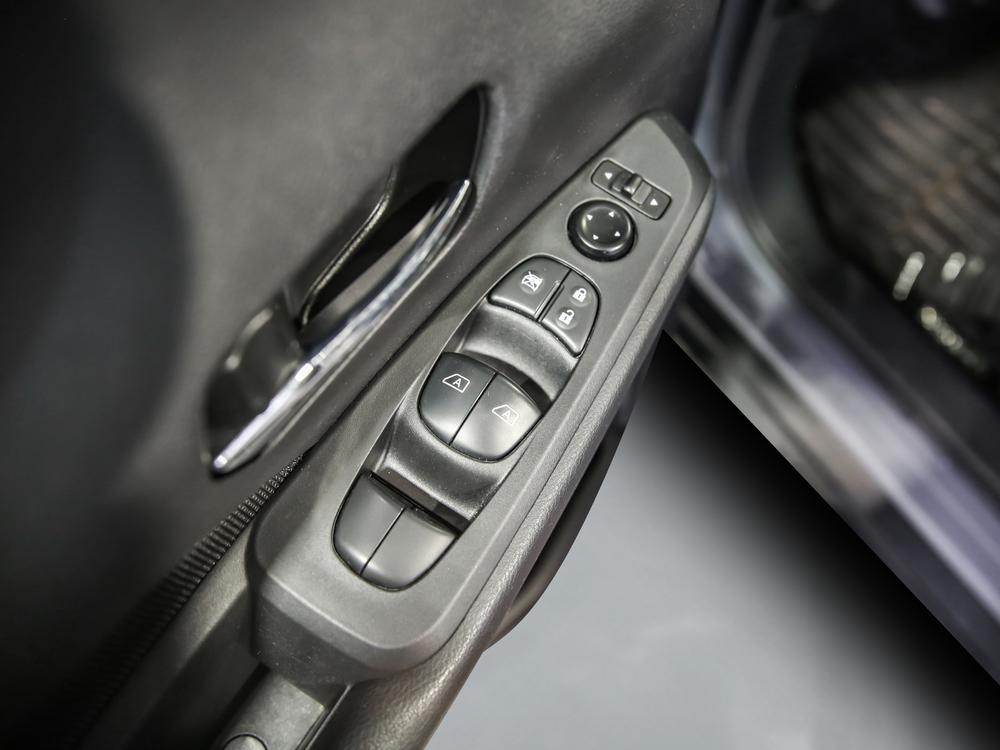 Nissan Kicks SV 2023 d&rsquo;occasion à vendre - 13