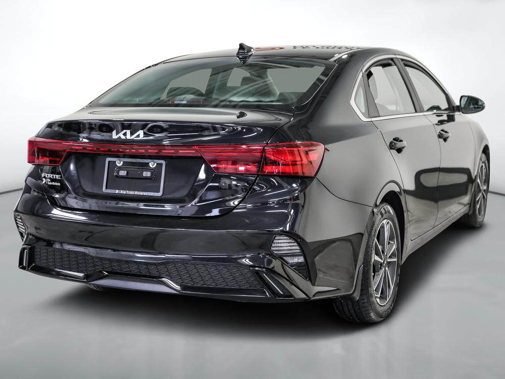 Kia Forte EX 2023 d&rsquo;occasion à vendre - 3