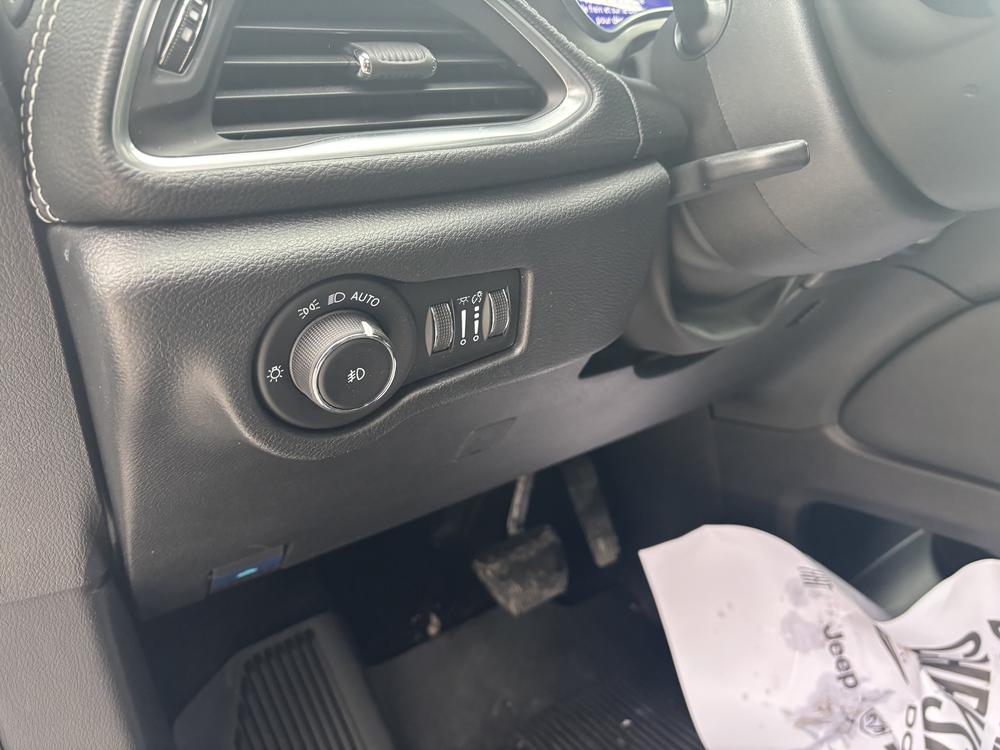 Chrysler Pacifica Hybrid 2024 Blanc usage à vendre Chrysler Pacifica Hybrid 2024 Blanc usage à vendre