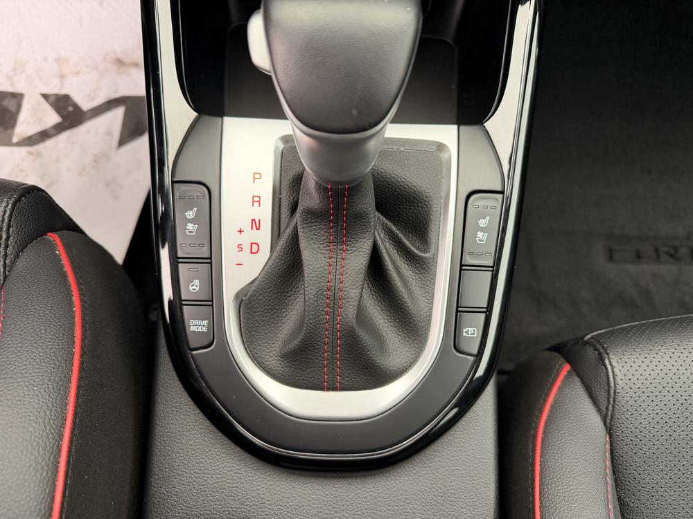 Kia Forte5 2023 Noir usage à vendre Kia Forte5 2023 Noir usage à vendre