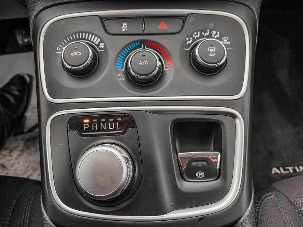 Chrysler 200 LX 2015 d&rsquo;occasion à vendre - 23