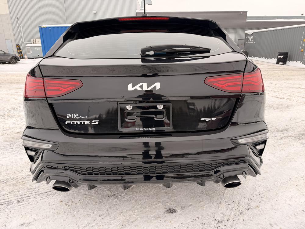 Kia Forte5 2023 Noir usage à vendre Kia Forte5 2023 Noir usage à vendre