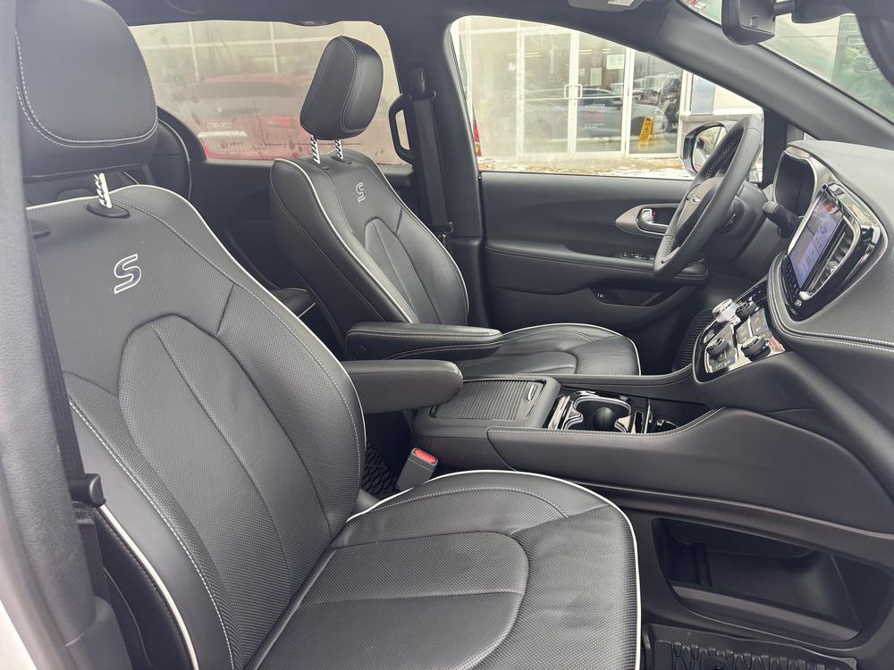 Chrysler Pacifica Hybrid 2024 Blanc usage à vendre Chrysler Pacifica Hybrid 2024 Blanc usage à vendre