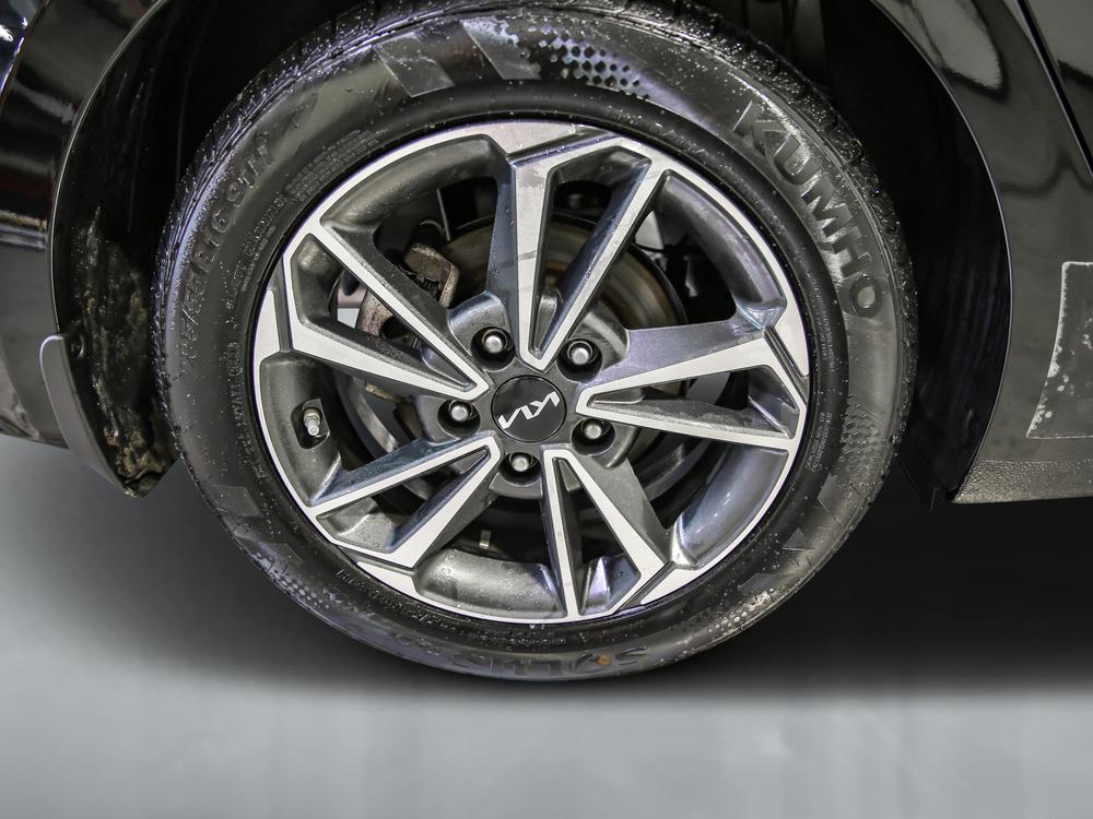 Kia Forte EX 2023 d&rsquo;occasion à vendre - 11