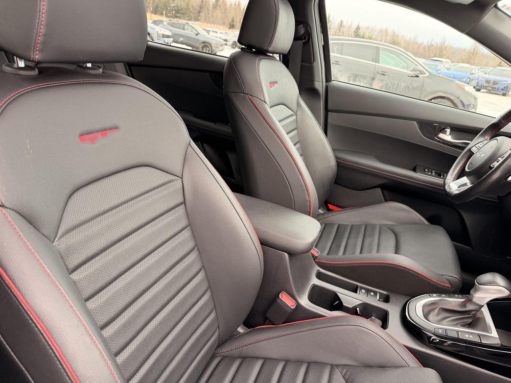 Kia Forte5 2023 Noir usage à vendre Kia Forte5 2023 Noir usage à vendre