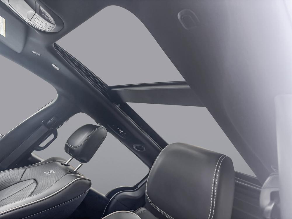 Chrysler Pacifica Hybrid Allure s 2024 d&rsquo;occasion à vendre - 22