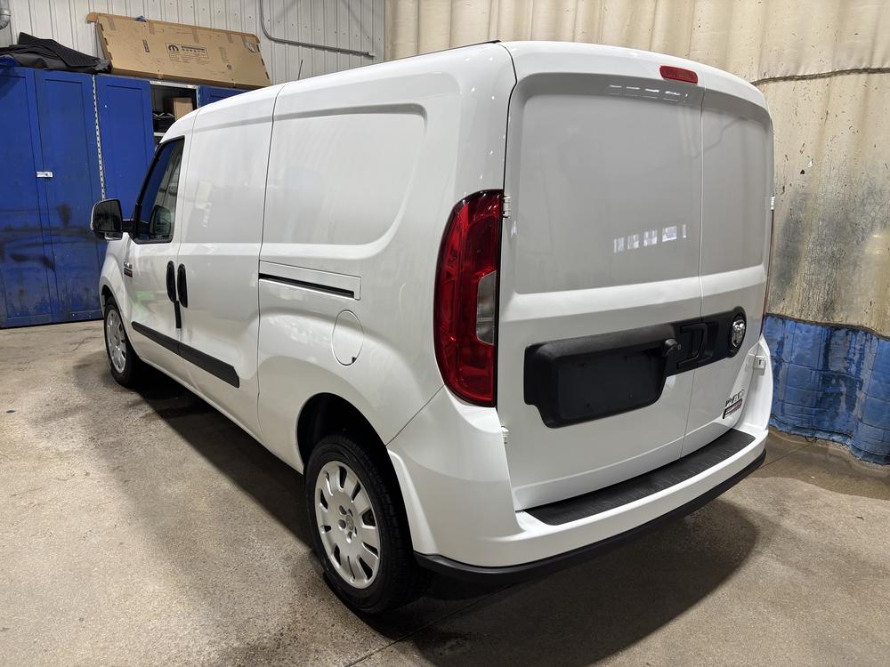 Ram ProMaster City fourgonnette utilitaire 2021 Blanc usage à vendre Ram ProMaster City fourgonnette utilitaire 2021 Blanc usage à vendre