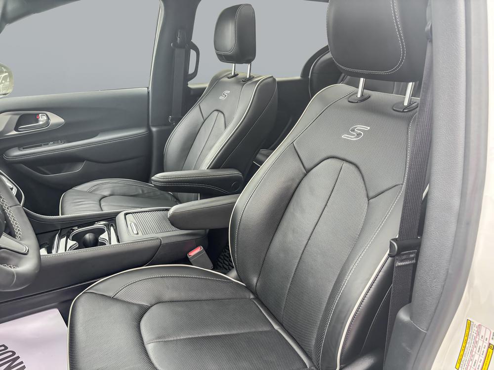 Chrysler Pacifica Hybrid Allure s 2024 d&rsquo;occasion à vendre - 23