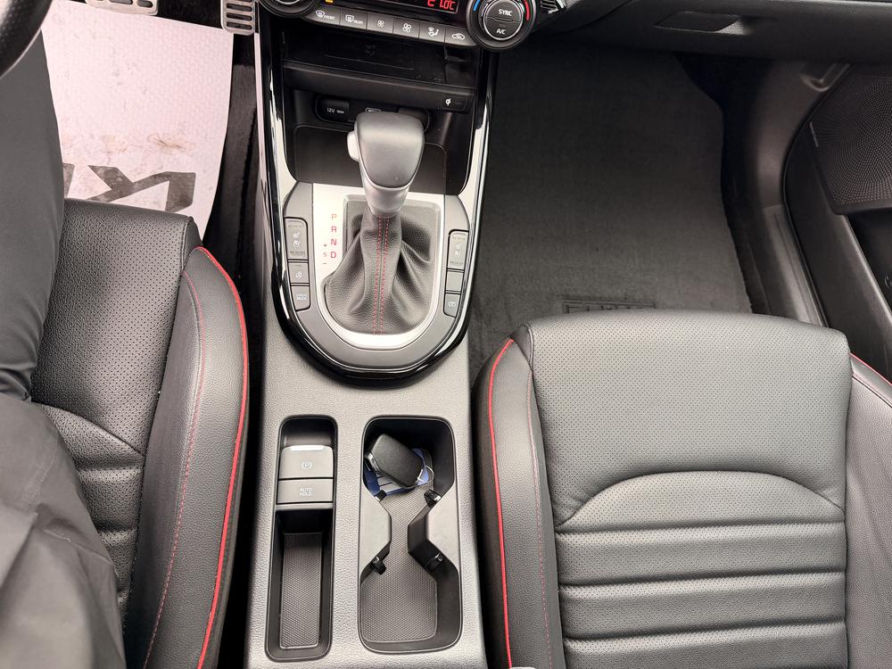 Kia Forte5 2023 Noir usage à vendre Kia Forte5 2023 Noir usage à vendre