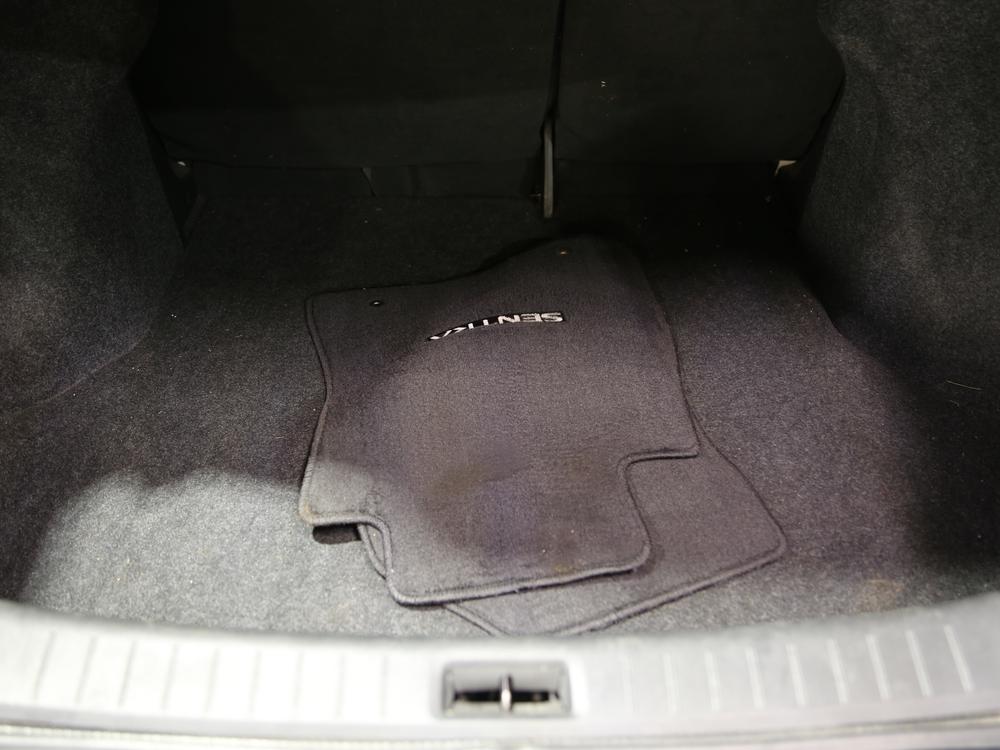 Nissan Sentra 2014 Bleu usage à vendre Nissan Sentra 2014 Bleu usage à vendre