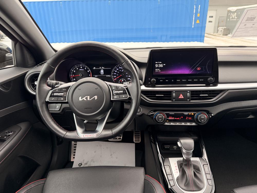 Kia Forte5 2023 Noir usage à vendre Kia Forte5 2023 Noir usage à vendre