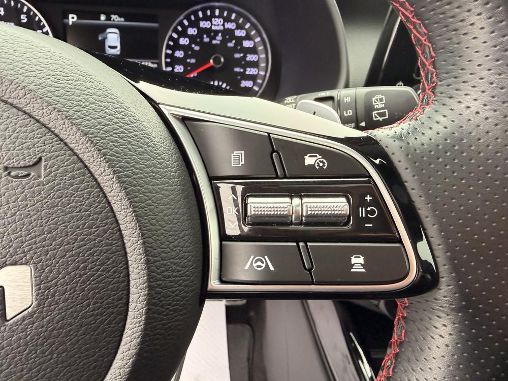 Kia Forte5 2023 Noir usage à vendre Kia Forte5 2023 Noir usage à vendre