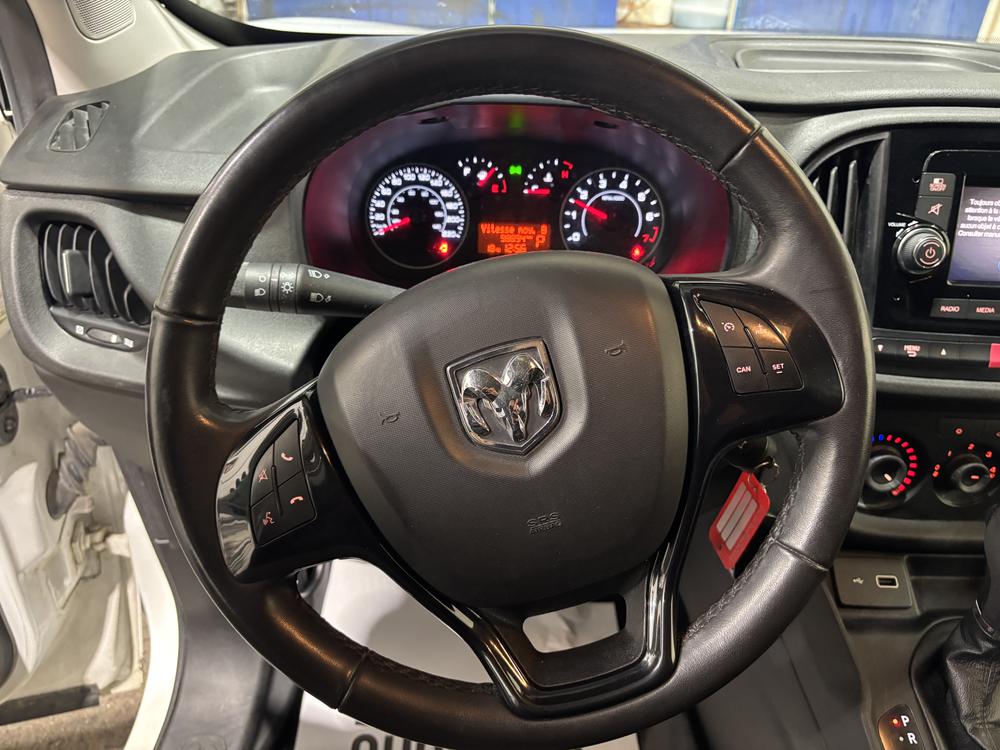 Ram ProMaster City fourgonnette utilitaire 2021 Blanc usage à vendre Ram ProMaster City fourgonnette utilitaire 2021 Blanc usage à vendre