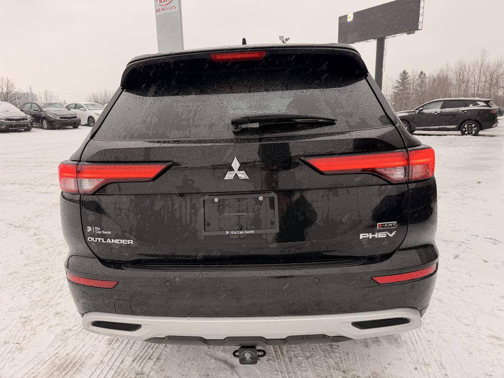Mitsubishi Outlander PHEV 2023 Noir usage à vendre Mitsubishi Outlander PHEV 2023 Noir usage à vendre