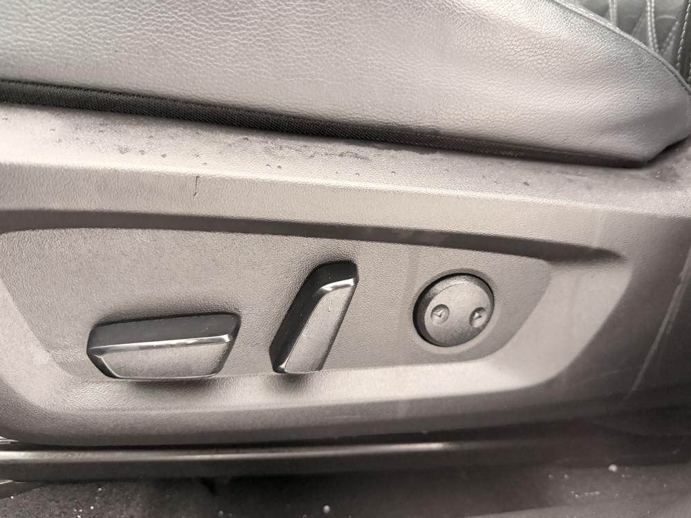 Mitsubishi Outlander PHEV 2023 Noir usage à vendre Mitsubishi Outlander PHEV 2023 Noir usage à vendre