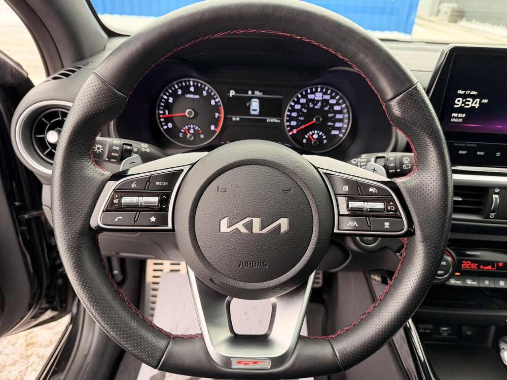 Kia Forte5 2023 Noir usage à vendre Kia Forte5 2023 Noir usage à vendre