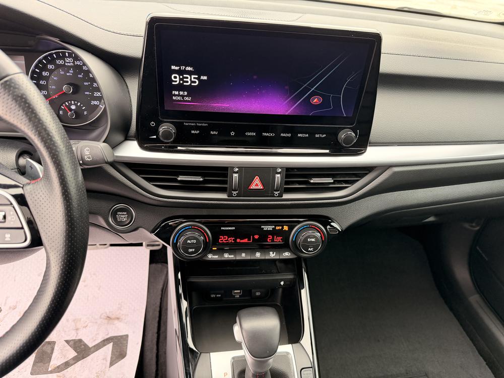 Kia Forte5 2023 Noir usage à vendre Kia Forte5 2023 Noir usage à vendre