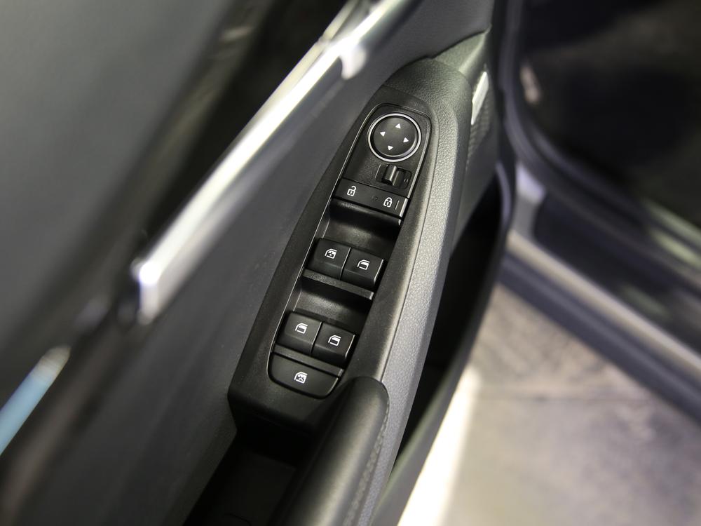 Kia Seltos 2023 Acier usage à vendre Kia Seltos 2023 Acier usage à vendre