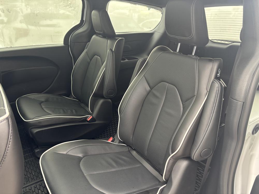 Chrysler Pacifica Hybrid 2024 Blanc usage à vendre Chrysler Pacifica Hybrid 2024 Blanc usage à vendre