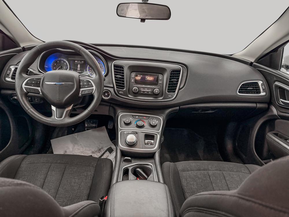 Chrysler 200 LX 2015 d&rsquo;occasion à vendre - 18